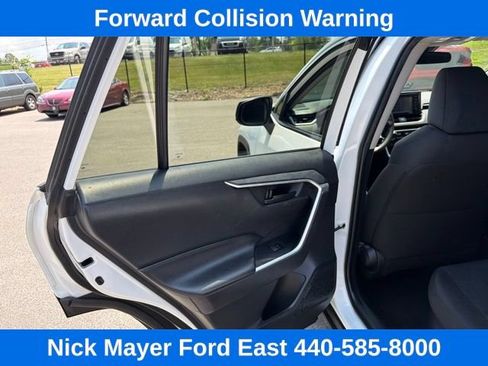 Used 2022 Toyota RAV4 LE AWD/4WD image 21