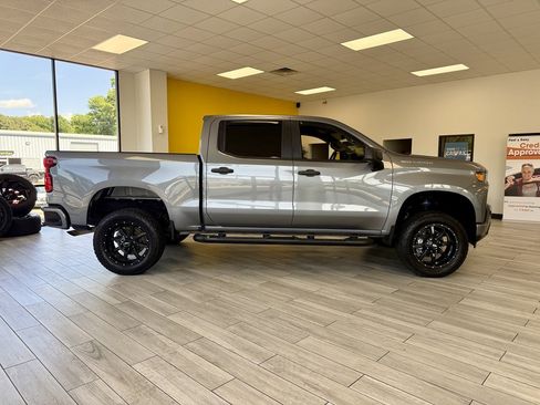 Used 2022 Chevrolet Silverado 1500 Custom RWD image 5