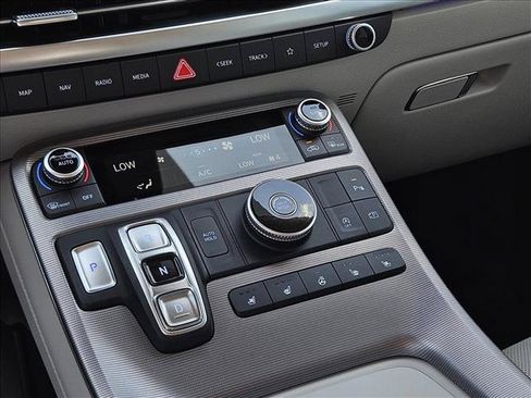 Used 2024 Hyundai Palisade Calligraphy FWD image 23