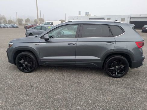 Used 2024 Volkswagen Taos SE FWD image 7