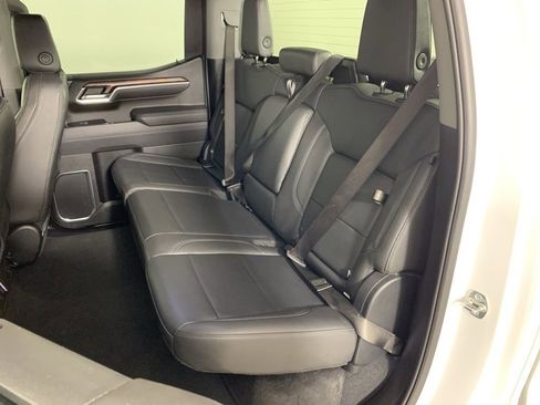 Used 2025 GMC Sierra 1500 SLT image 32