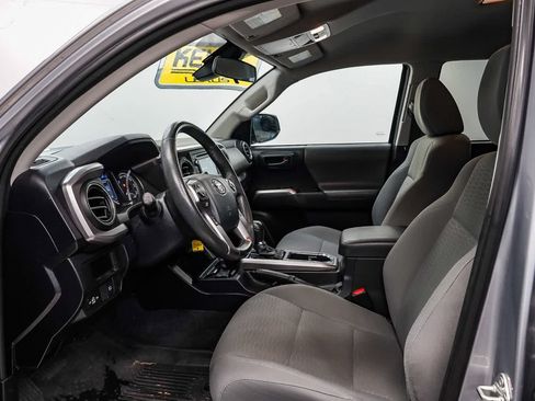 Used 2019 Toyota Tacoma SR5 RWD image 17