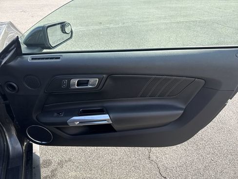 Used 2018 Ford Mustang Premium RWD image 19