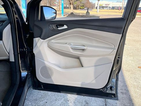 Used 2015 Ford Escape SE w/ Equipment Group 201A image 22