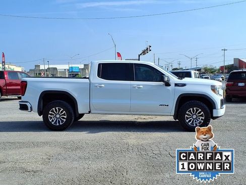 Used 2021 GMC Sierra 1500 AT4 w/ AT4 Value Package AWD/4WD image 2