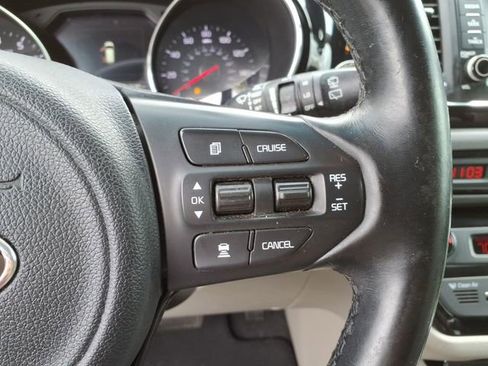 Used 2017 Kia Sedona EX FWD image 20