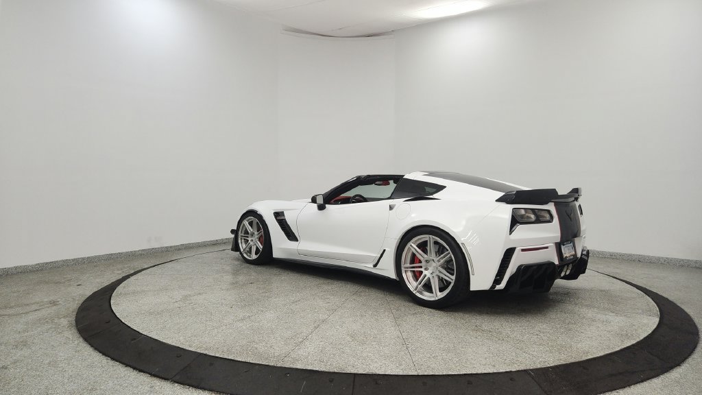 Used 2017 Chevrolet Corvette Z06 RWD image 3