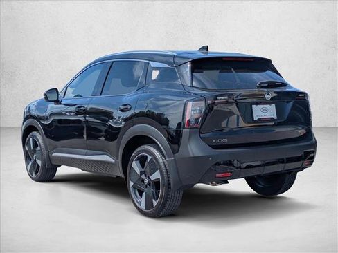 Used 2025 Nissan Kicks SR FWD image 8