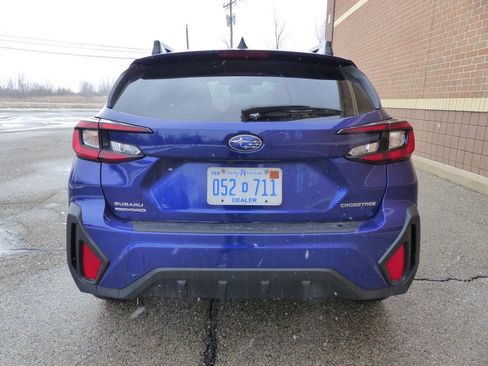 Used 2024 Subaru Crosstrek 2.0i Premium AWD/4WD image 8
