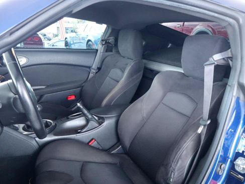 Used 2017 Nissan 370Z Coupe RWD image 15