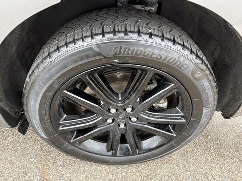 Used 2022 Ford Edge ST-Line image 37