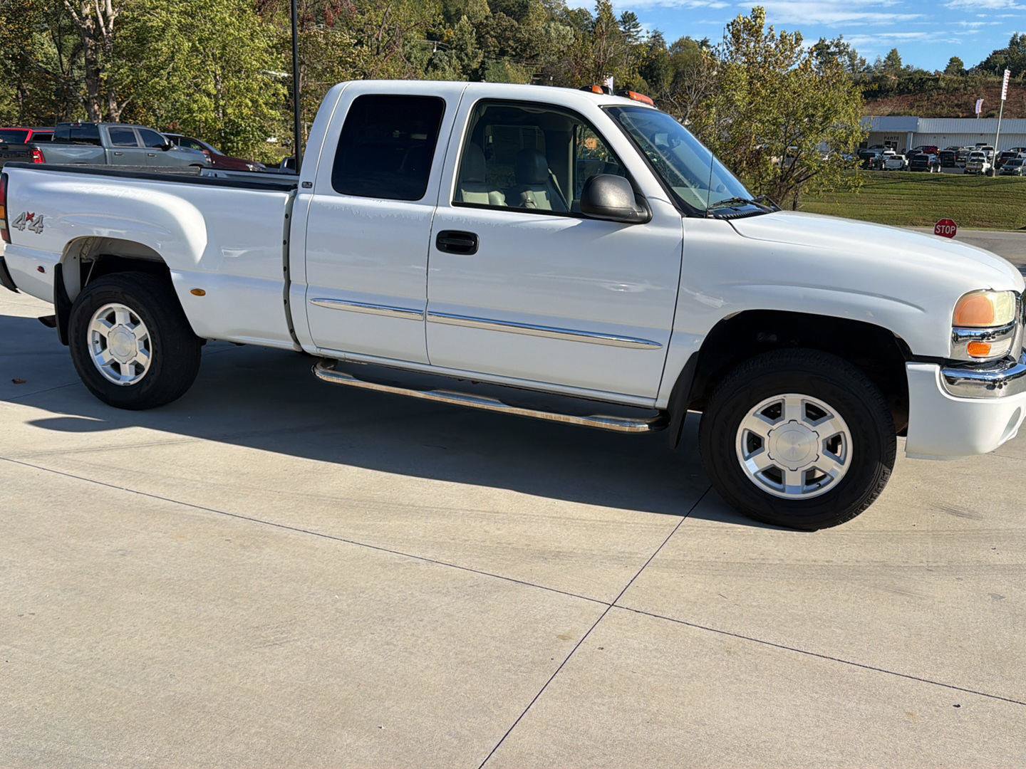 Used 2004 GMC Sierra 1500 SLT w/ Safe And Sound Package AWD/4WD image 2
