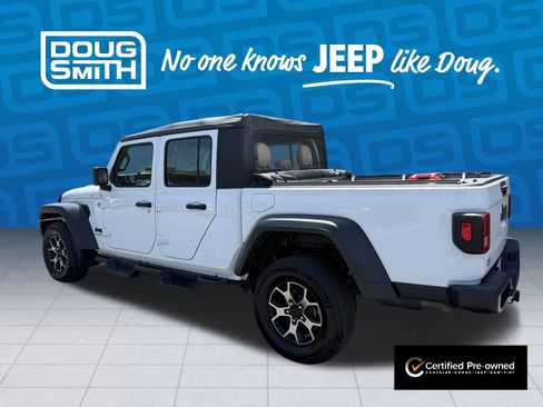 Used 2020 Jeep Gladiator Sport image 2