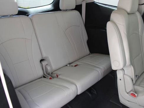 Used 2023 Buick Enclave Essence w/ Sound and Sites Package AWD/4WD image 18