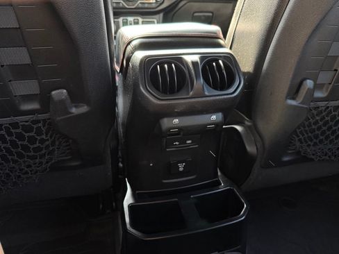 Used 2018 Jeep Wrangler Unlimited Rubicon AWD/4WD image 26
