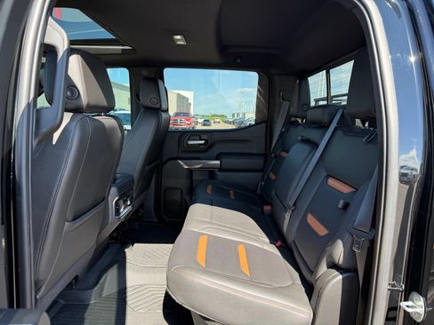 Used 2021 GMC Sierra 1500 AT4 w/ AT4 Premium Package AWD/4WD image 11
