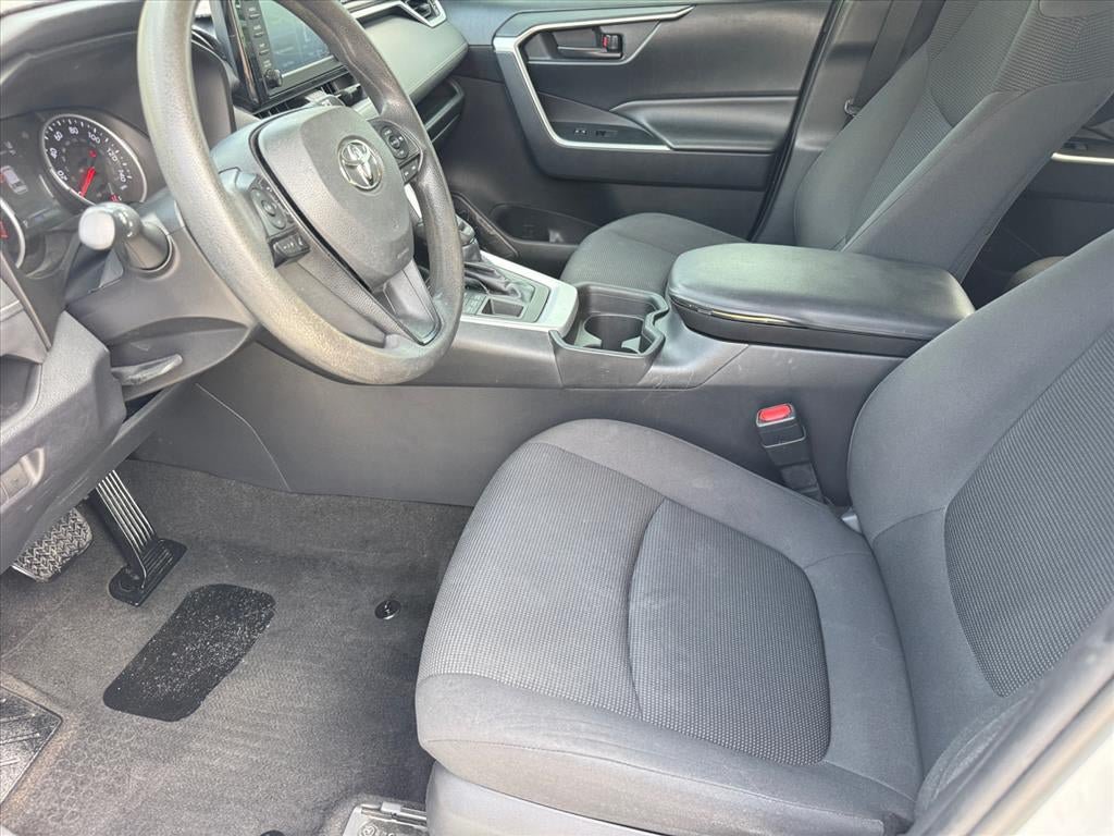 Used 2019 Toyota RAV4 LE AWD/4WD image 10