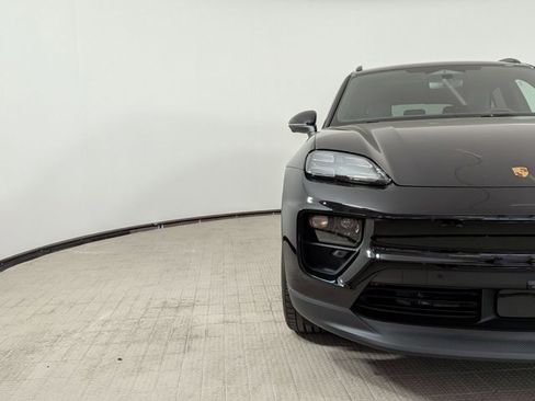 New 2026 Porsche Macan Electric image 12