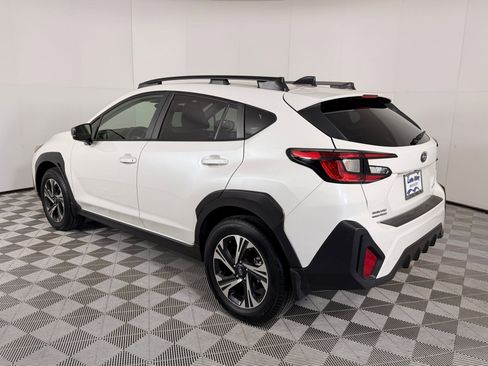 Used 2024 Subaru Crosstrek 2.0i Premium image 3