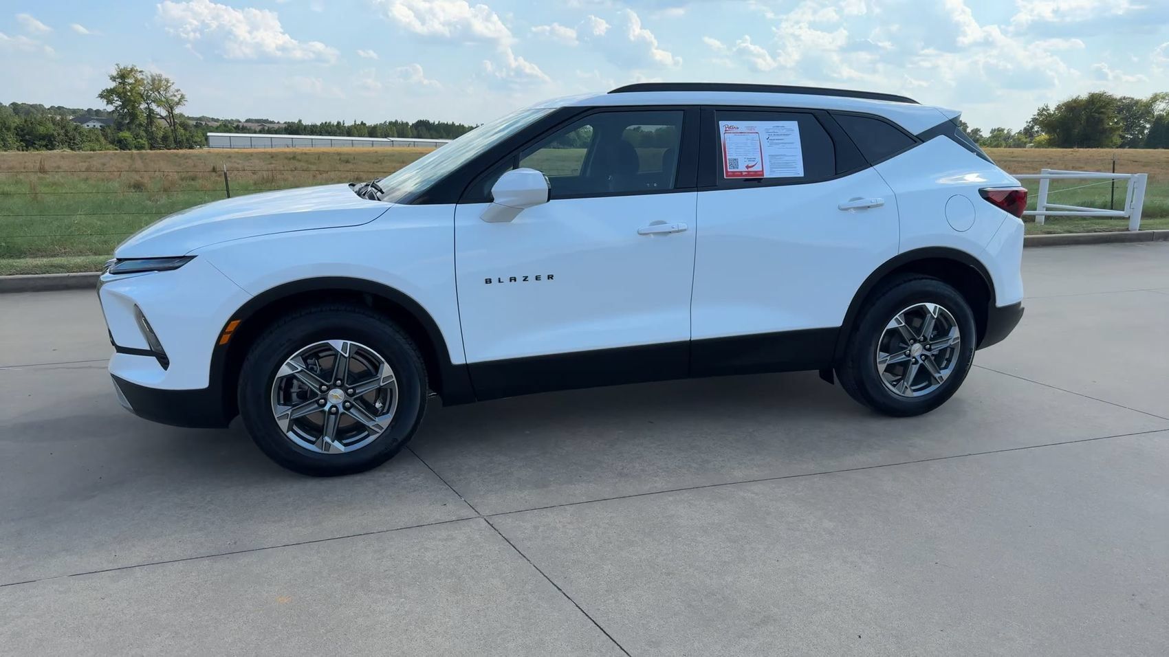 Used 2024 Chevrolet Blazer LT w/ Convenience Package FWD image 5