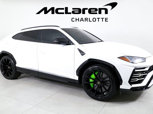 Used 2019 Lamborghini Urus AWD/4WD image 2