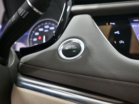 Used 2021 Cadillac XT5 Premium Luxury AWD/4WD image 8