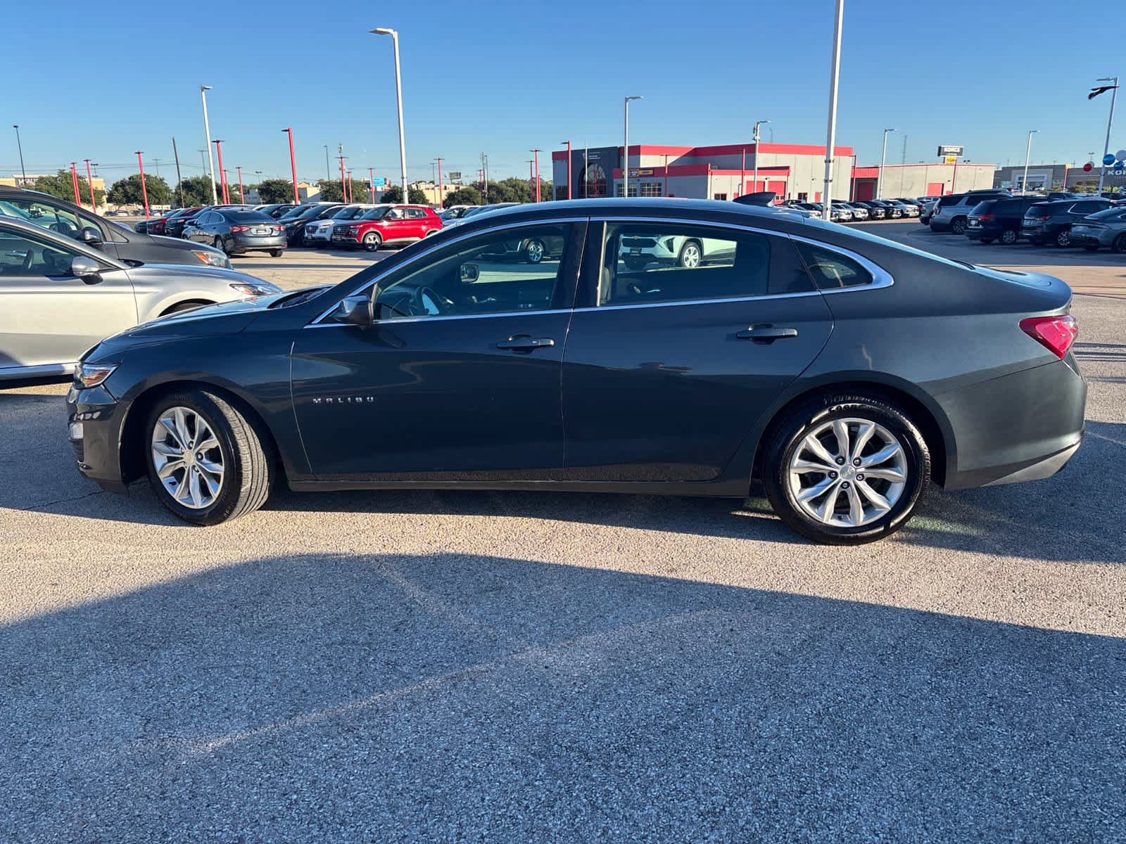 Used 2021 Chevrolet Malibu LT FWD image 8