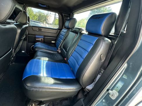 Used 2005 HUMMER H2 SUT w/ Preferred Equipment Group AWD/4WD image 16