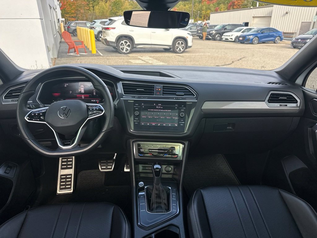 Used 2024 Volkswagen Tiguan SE R-Line FWD image 18