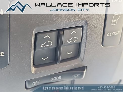 Used 2021 Toyota Sienna XLE image 11