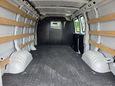 Used 2024 Chevrolet Express 2500 w/ Driver Convenience Package RWD image 21