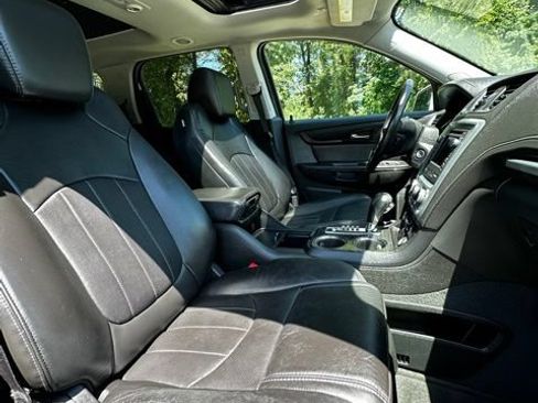 Used 2017 GMC Acadia Limited SLT AWD/4WD image 22
