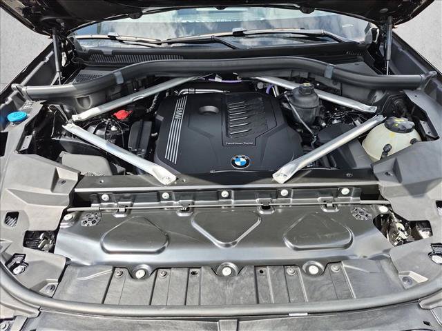 Used 2022 BMW X5 xDrive40i AWD/4WD image 25