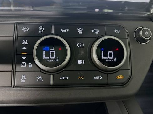New 2026 Land Rover Defender 90 X-Dynamic SE AWD/4WD image 17