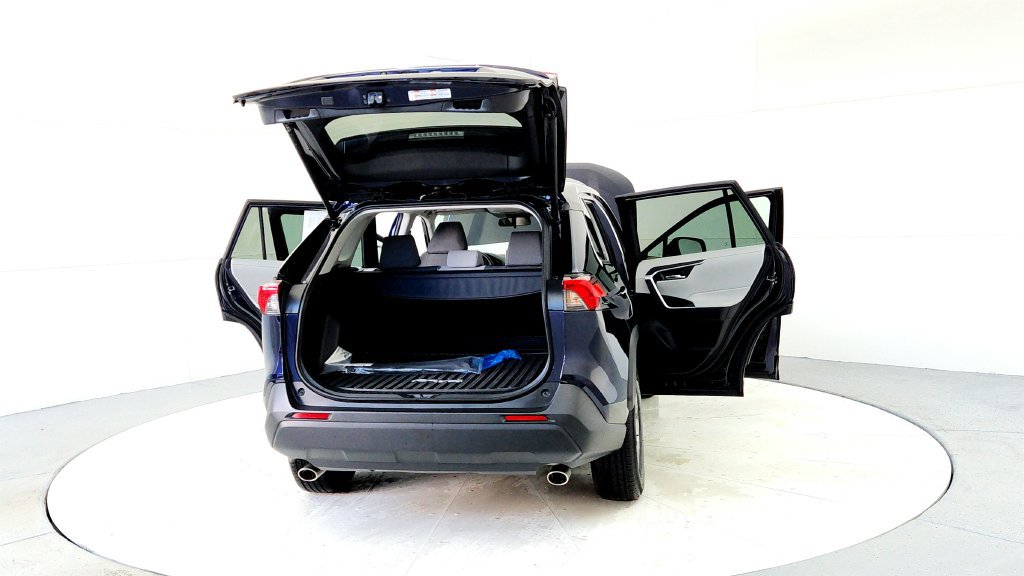 Used 2025 Toyota RAV4 XLE w/ Convenience Package AWD/4WD image 11