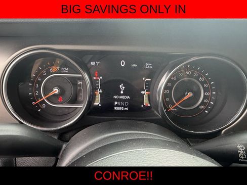 Used 2018 Jeep Wrangler Sport AWD/4WD image 17