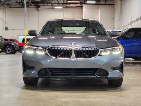 Used 2022 BMW 330i Sedan w/ Convenience Package RWD image 2