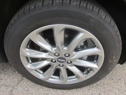 Used 2022 Lincoln Corsair AWD w/ Premium Package image 14