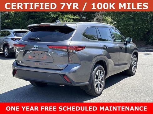 Used 2022 Toyota Highlander XLE AWD/4WD image 2