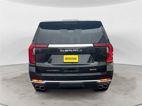 Used 2025 GMC Yukon XL Denali image 4