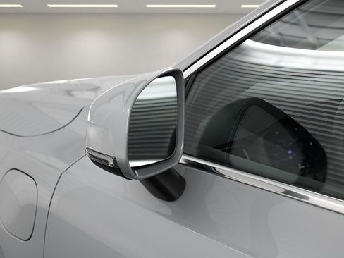 New 2025 Volvo XC90 T8 Plus w/ Protection Package Premier image 11