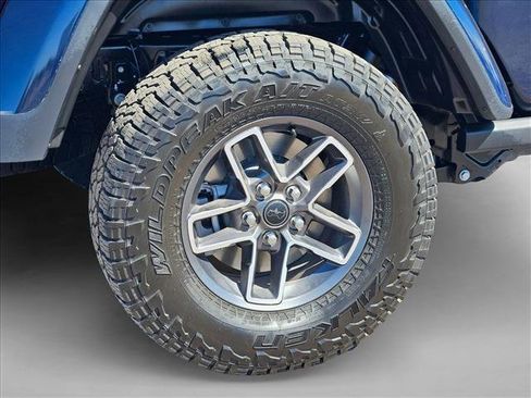Used 2025 Jeep Gladiator Mojave image 21