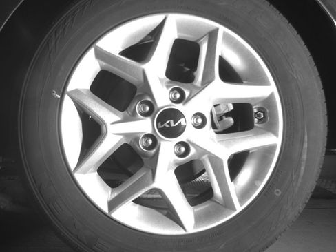 Used 2025 Kia Soul LX w/ LX Technology Package image 14