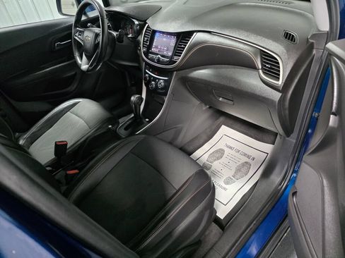 Used 2020 Chevrolet Trax LT w/ LT Convenience Package AWD/4WD image 7