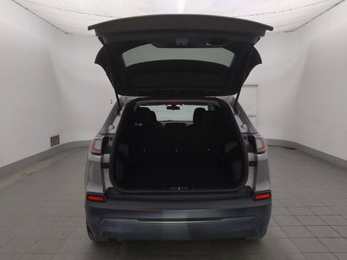 Used 2020 Jeep Cherokee Latitude FWD image 29