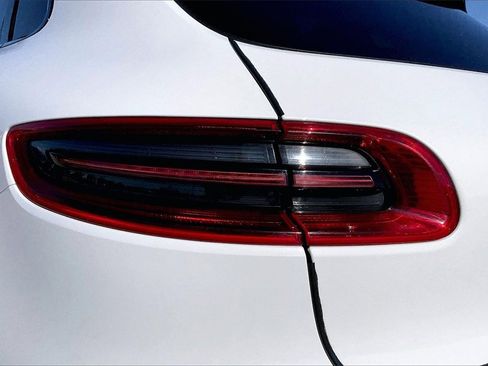 Used 2017 Porsche Macan Base image 20