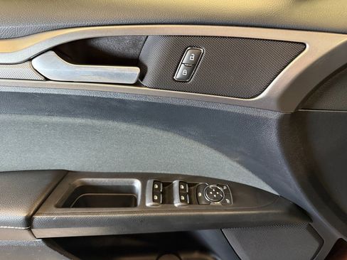 Used 2019 Ford Fusion SE image 20