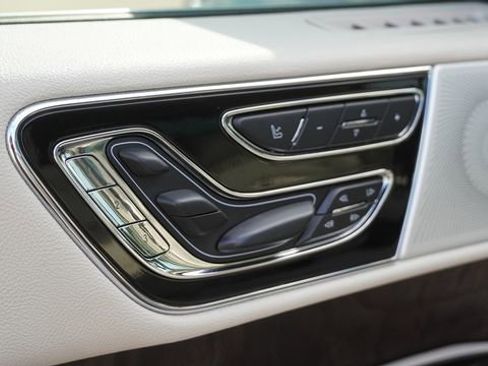 Used 2019 Lincoln Navigator L Reserve image 23