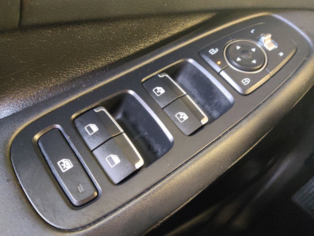 Used 2025 Hyundai Sonata SEL FWD image 27