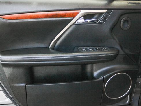 Used 2021 Lexus RX 350L FWD w/ Premium Package image 24